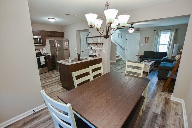 Foto del edificio - 219 Smithson Ln