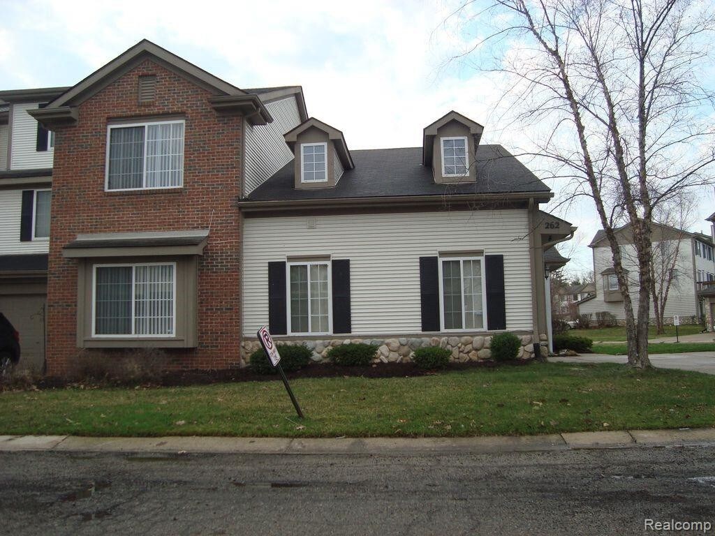 Primary Photo - 262 Oak Ridge Dr