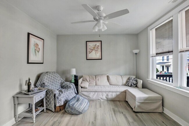 Foto del edificio - 121 E 15th St