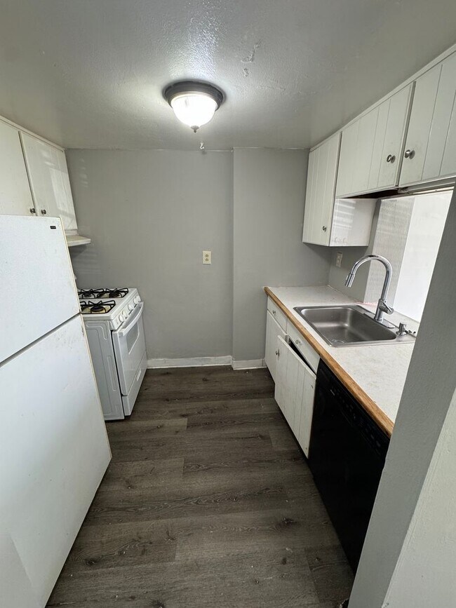 Building Photo - 2-Bedroom 1-Bathroom townhouse in McKeesport!