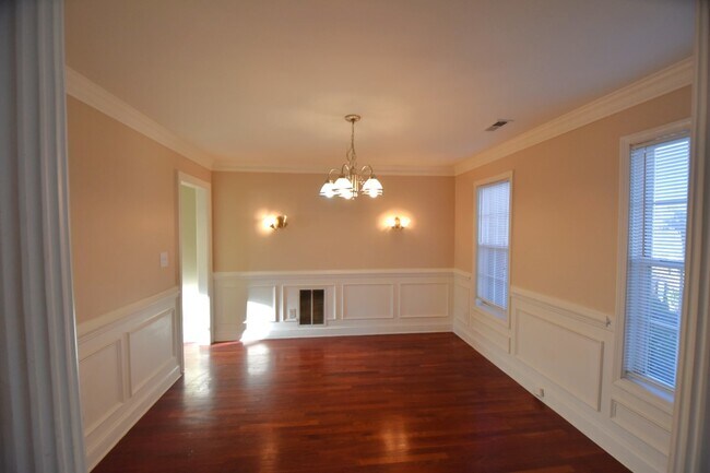 Building Photo - 118 Ashland Grv