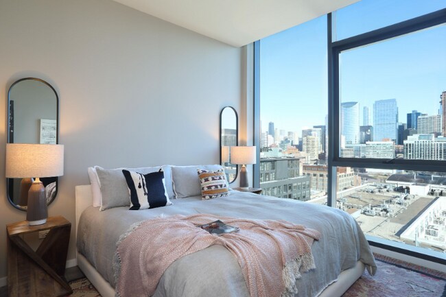 Photo - 911 W Washington Blvd Apartment