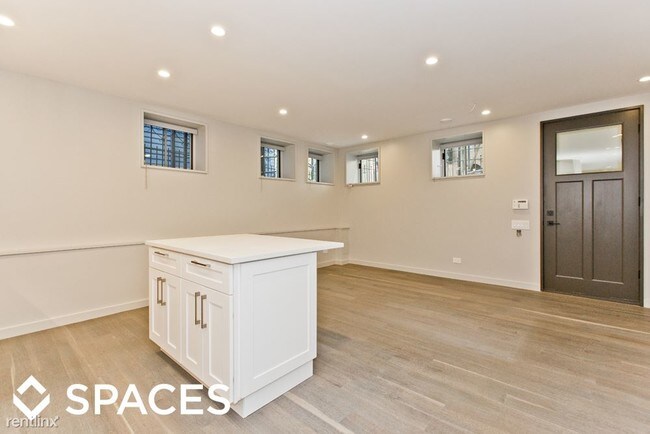 Foto del edificio - 1 br, 1 bath  - 1725 N Hudson Ave G