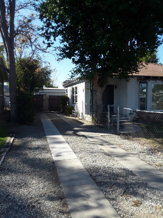 Building Photo - 3914 Van Buren Blvd