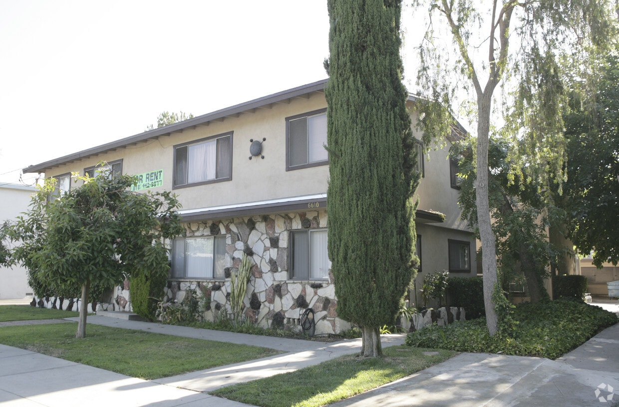 Primary Photo - 6610 Whitsett Ave