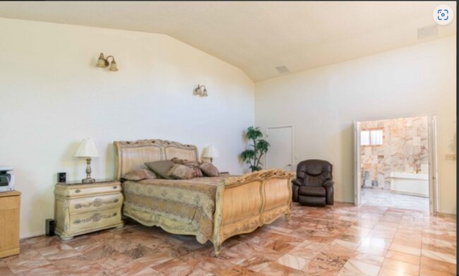 Building Photo - 5667 Heatherdale Dr