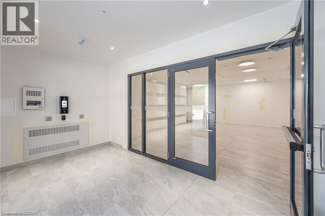 Photo du bâtiment - 1201 Lackner Blvd