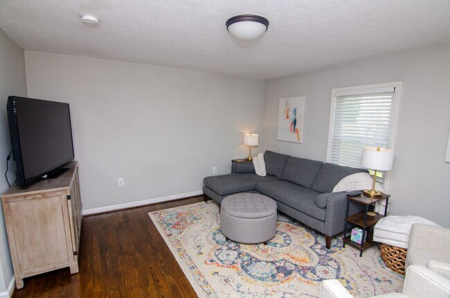 Photo - 405 McIver St House