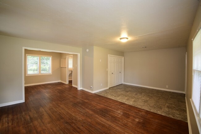 Building Photo - 6268 E Latimer St