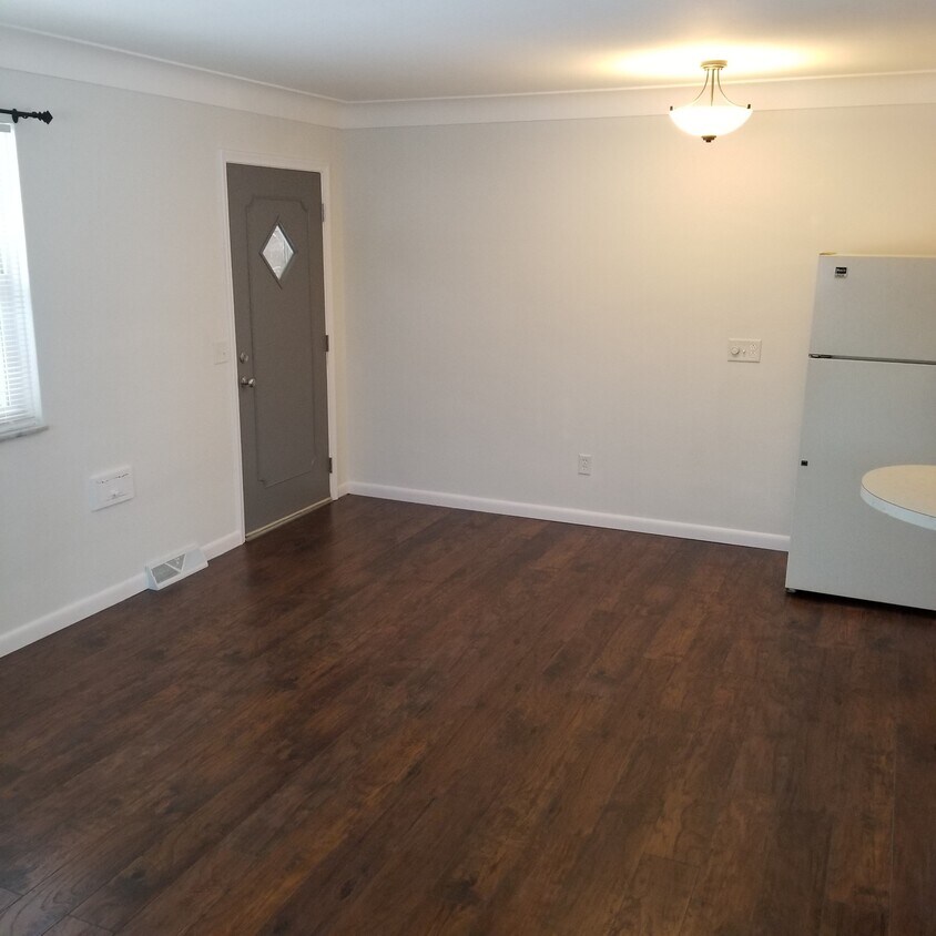 3318 Bampton Ave Unit 3, Toledo, OH 43614 Apartments in Toledo, OH