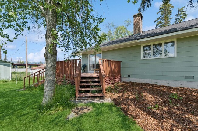Building Photo - Whitefish Home
