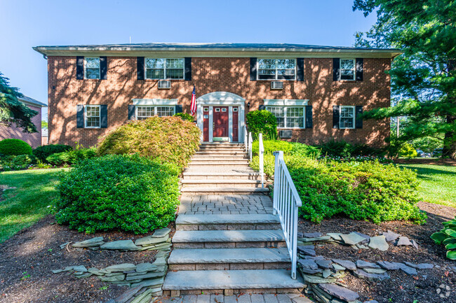 Building Photo - North Village Apartments