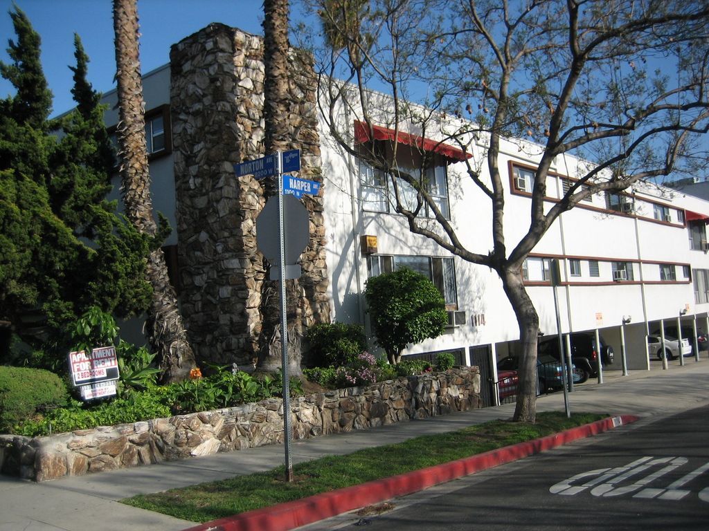 Primary Photo - 1114 N Harper Ave