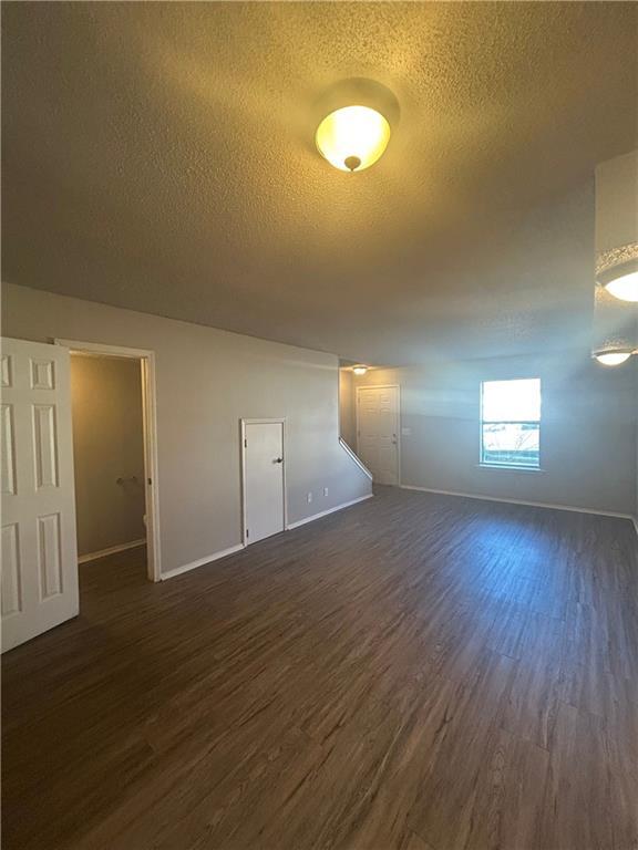 Foto del edificio - 520 N Betty Jo Dr