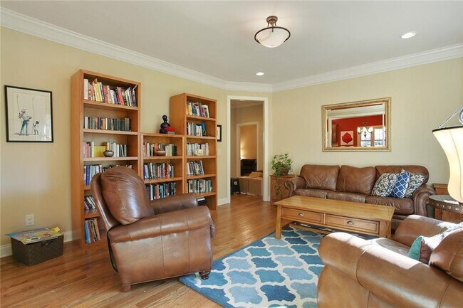Foto del edificio - 1084 Country Ln NE