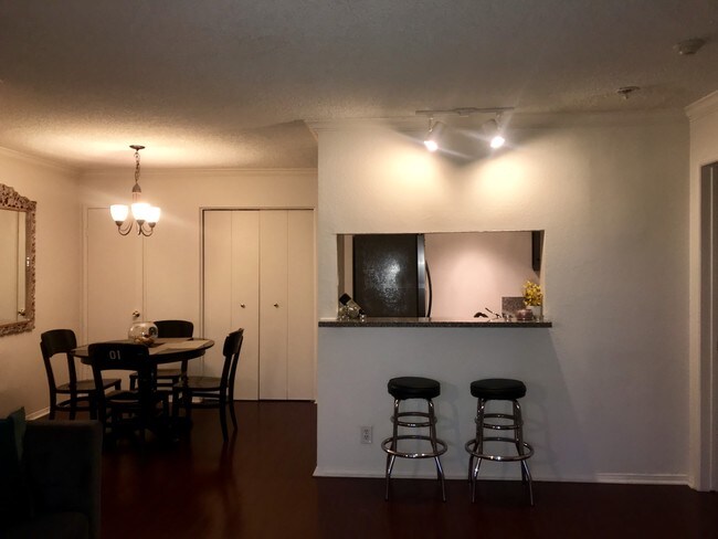 Foto del edificio - 10655 Lemon Ave