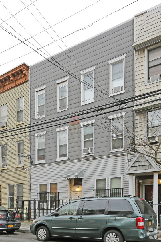 Building Photo - 266 Nassau Ave