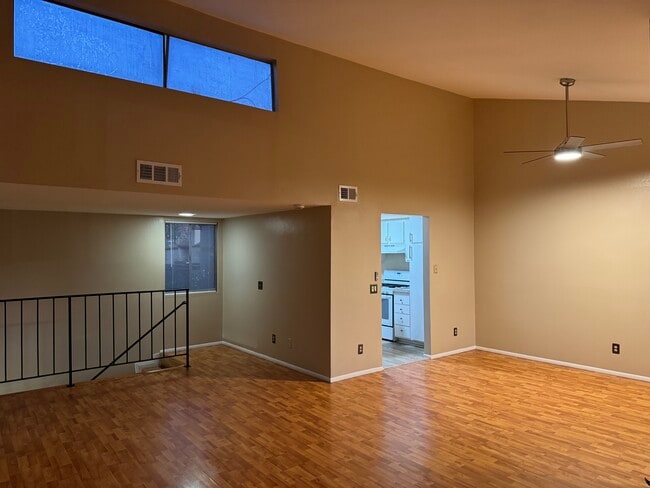 Foto del edificio - 9381 Shadowood Dr