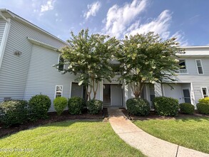 Building Photo - 4136 Breezewood Dr