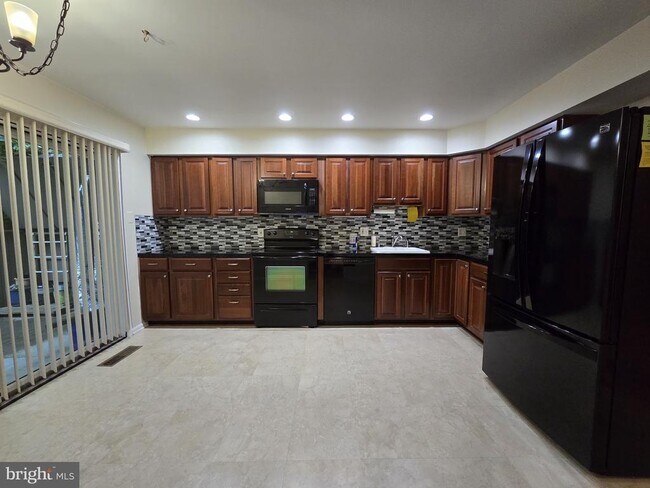 Foto del edificio - 11721 Newbridge Ct