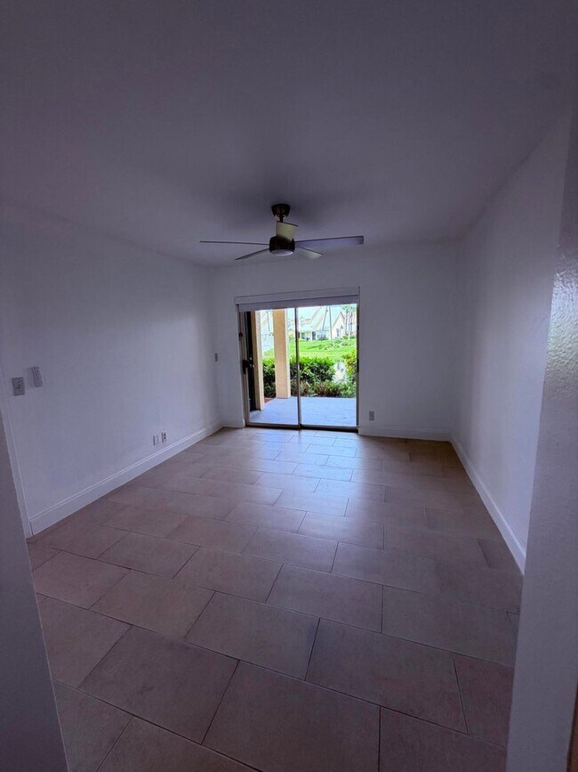 Building Photo - 6347 La Costa Dr