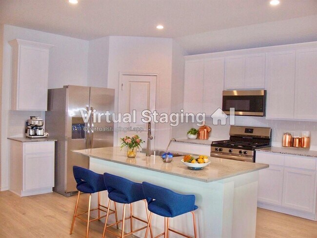 Building Photo - 5015 Balcolm Dr