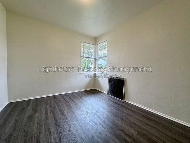 Building Photo - 1205 Ottillia St SE