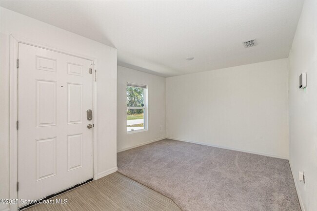 Building Photo - 2359 Fallkirk Ave