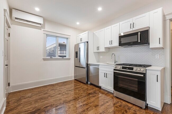 Building Photo - 41 Westmoreland St