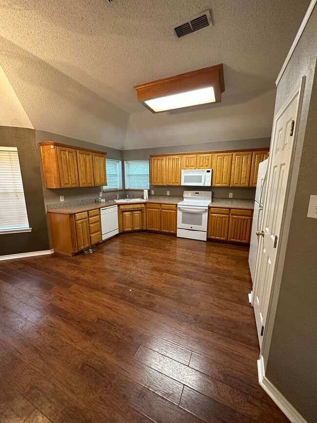 Building Photo - 6400 Harmonson Rd