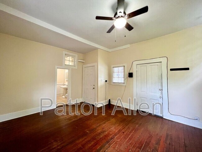 Building Photo - 33 Starnes Ave