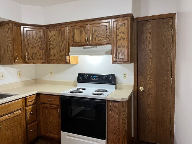 Building Photo - 2507 Ingram Mill A/B