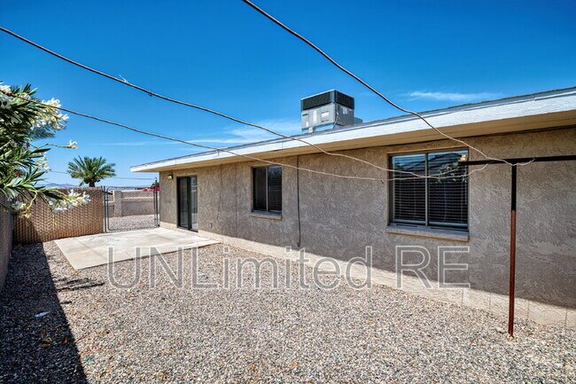 Building Photo - 2982 Winterhaven Dr