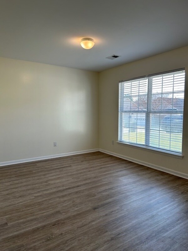 Foto del edificio - 735 Cottontail Ct S