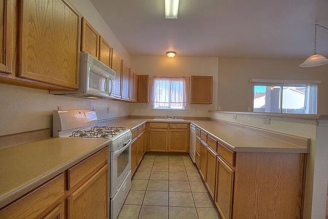 Foto del edificio - 3 bed 2 bath single level home
