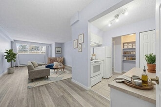 Building Photo - 205 N Av S