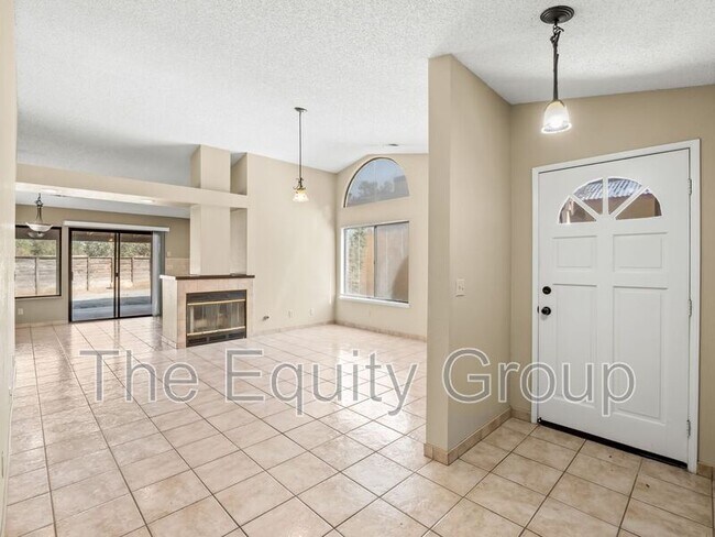 Foto del edificio - 1730 E Babcock Ave