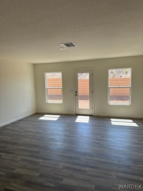 Building Photo - 2436 River Valley Rd