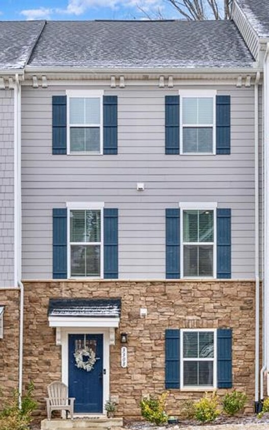 Foto principal - Modern Townhome in Stone Creek Townhomes