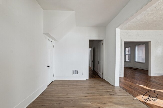 Building Photo - 1162 Virginia Park St