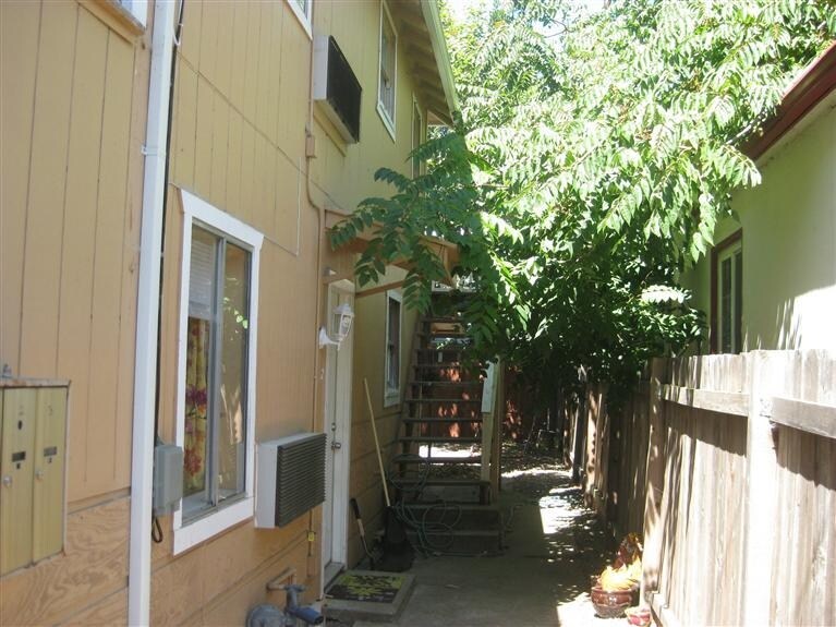 Building Photo - 170 6th St