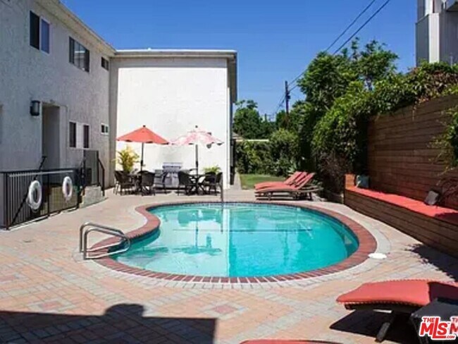 Foto del edificio - 2721 2nd St