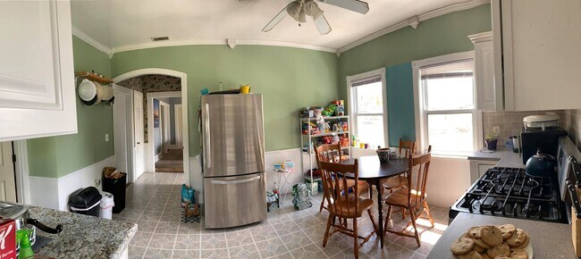 Kitchen - 94 Broad St