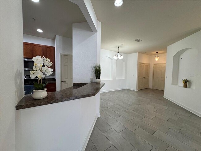Building Photo - 3000 Laurel Park Ln