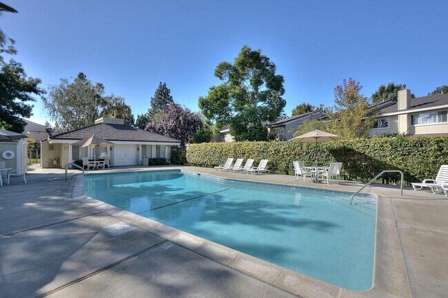 Foto del edificio - 4464 Openmeadow Ct