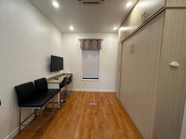 Foto del edificio - 9 6th St