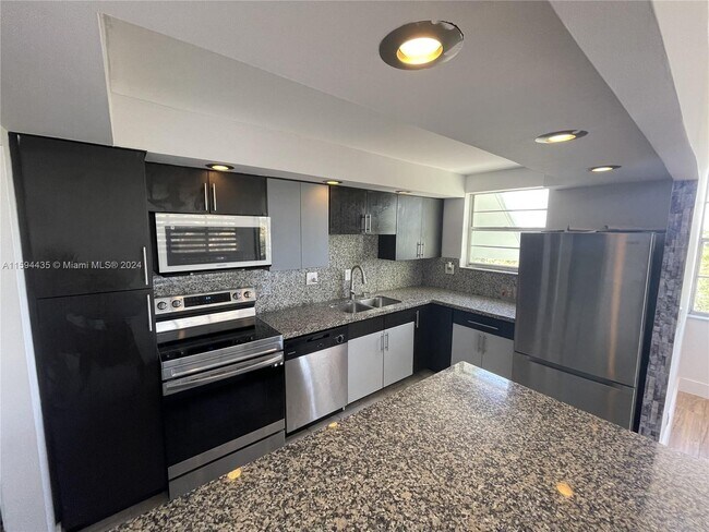 Foto del edificio - 2751 Taft St