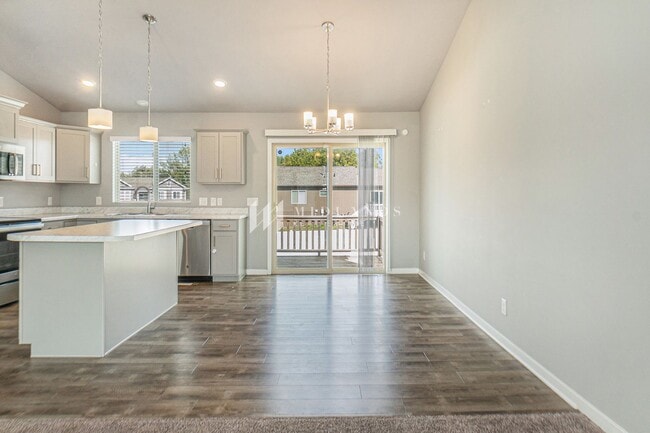Building Photo - Turnbridge Split Entry Home