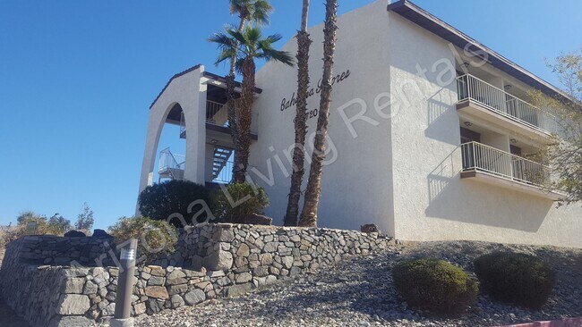 Foto del edificio - 1720 Bahama Ave