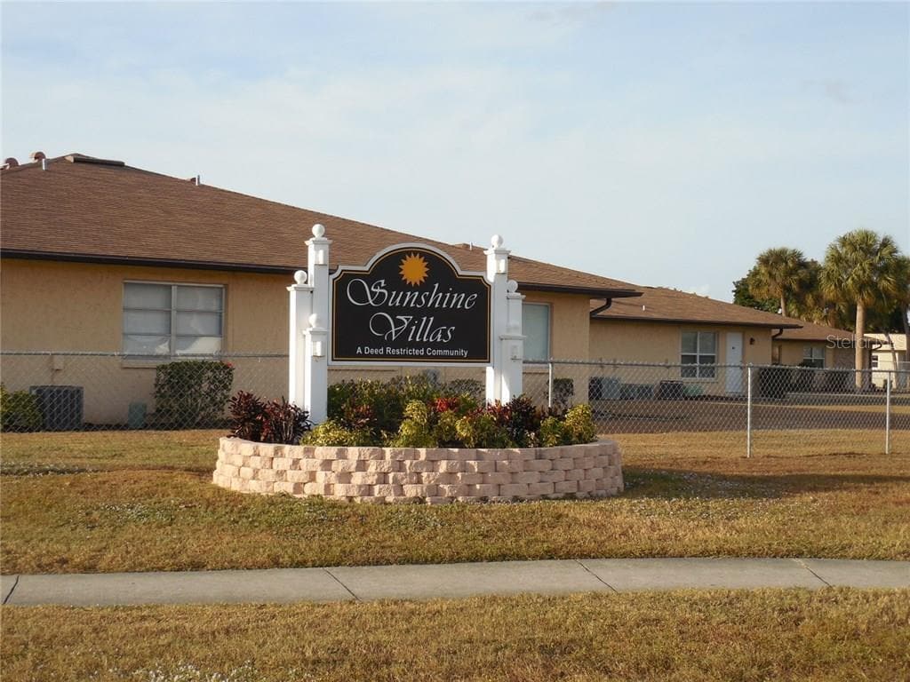 Foto principal - "Charming 1-Bedroom with Granite Touches in Port Charlotte!"
